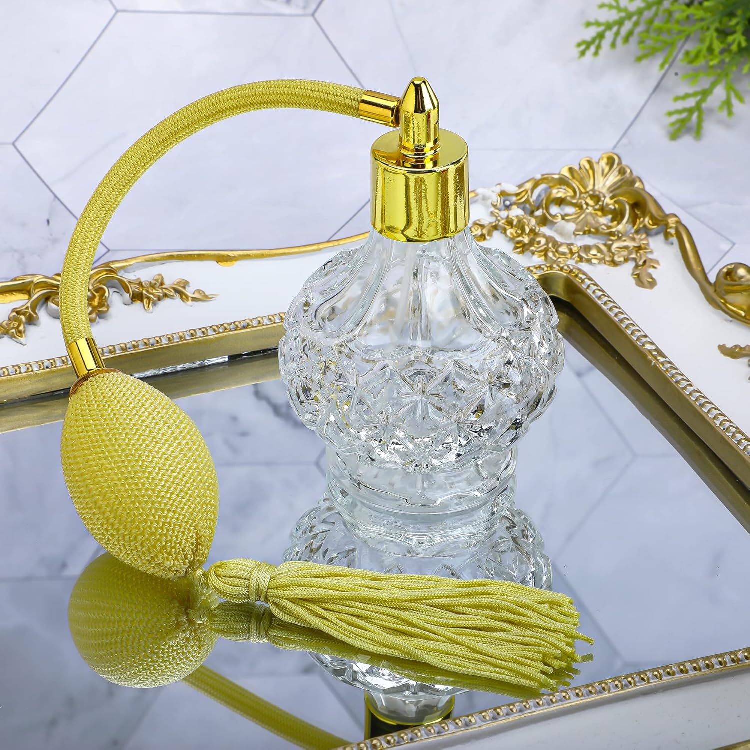 HD Charming Clear Checked Carved Glass Perfume Bottle with Spray Atomizer